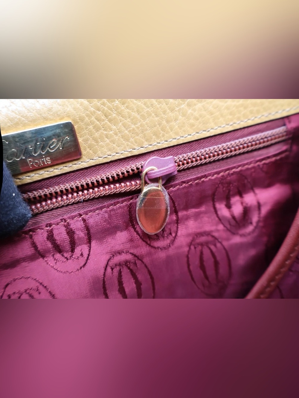 Cartier (Must de collection) Leather Crossbody Bag in Mustard and Brown - Picture 5 of 13